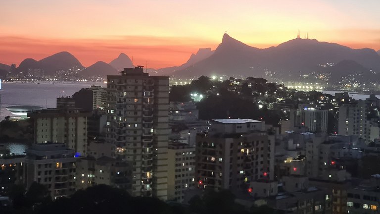Studio Luxo em Icaraí - Vista Espetacular